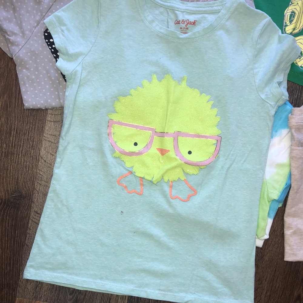Graphic tees - Picture 2 of 11